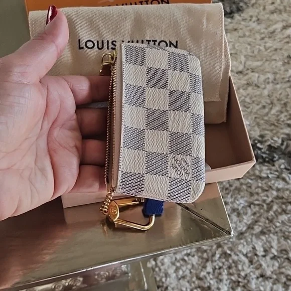 Louis Vuitton Damier Azur Key Pouch with Gold Hardware AUTHENTIC - Picture 5 of 6